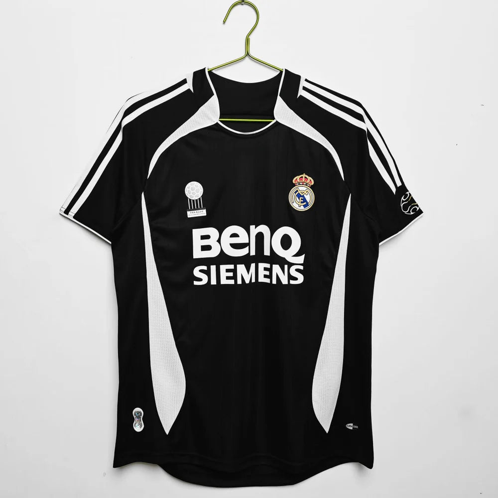 2006-2007 MAILLOT RETRO REAL MADRID THIRD